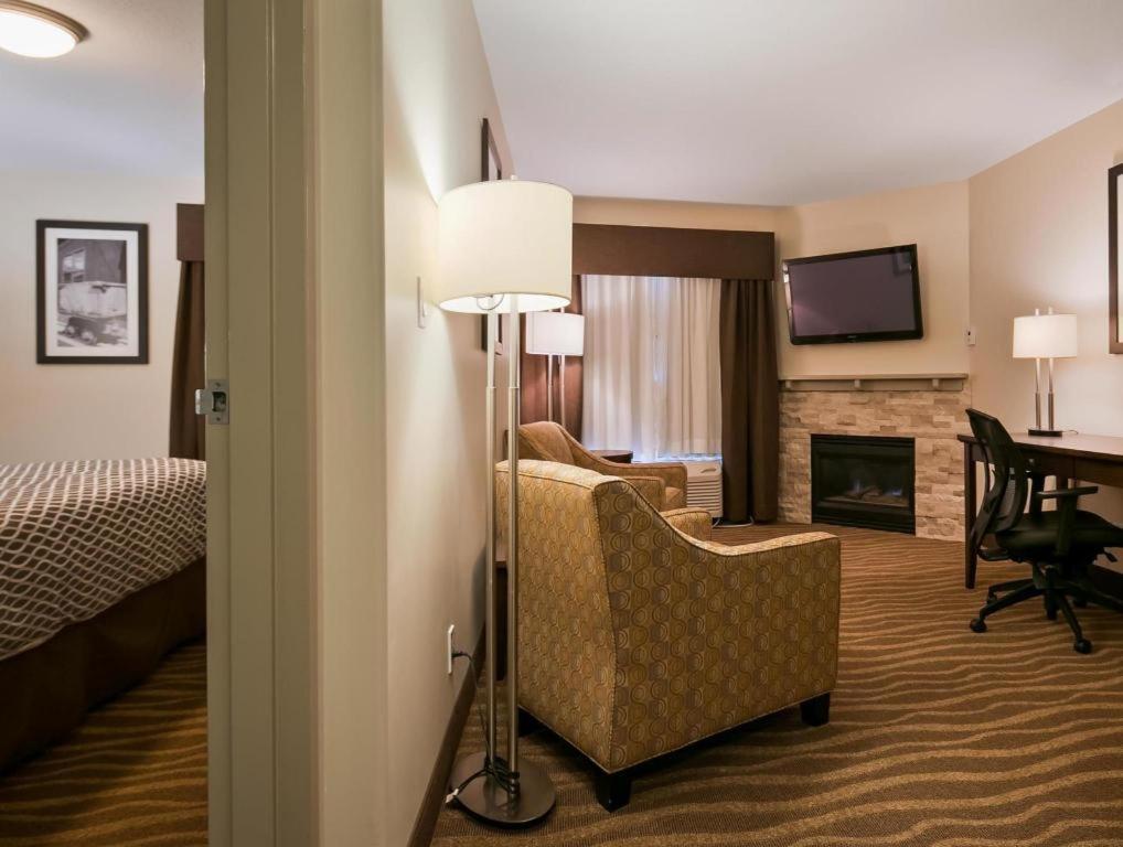 Best Western High Road Inn Едсън Екстериор снимка