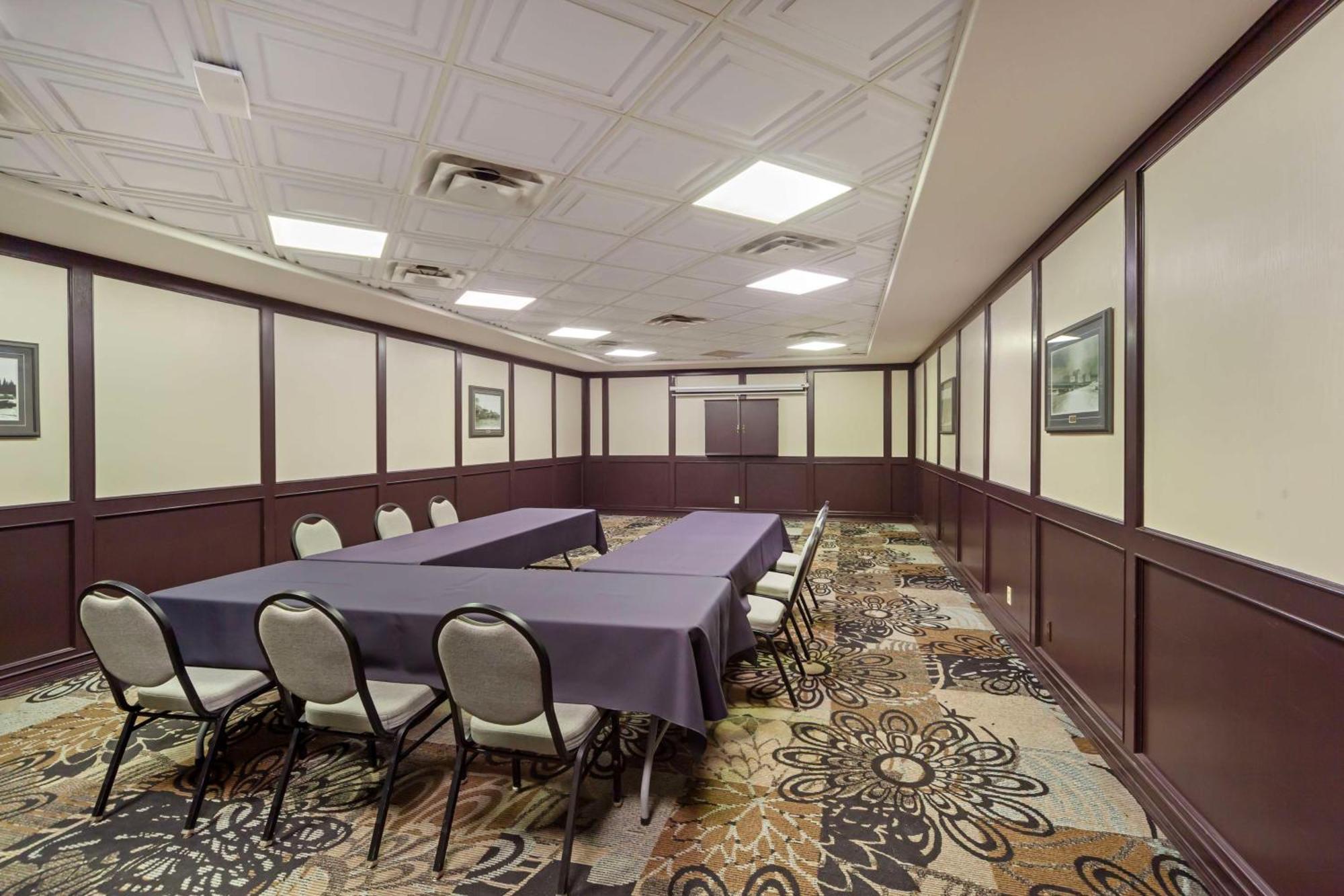 Best Western High Road Inn Едсън Екстериор снимка